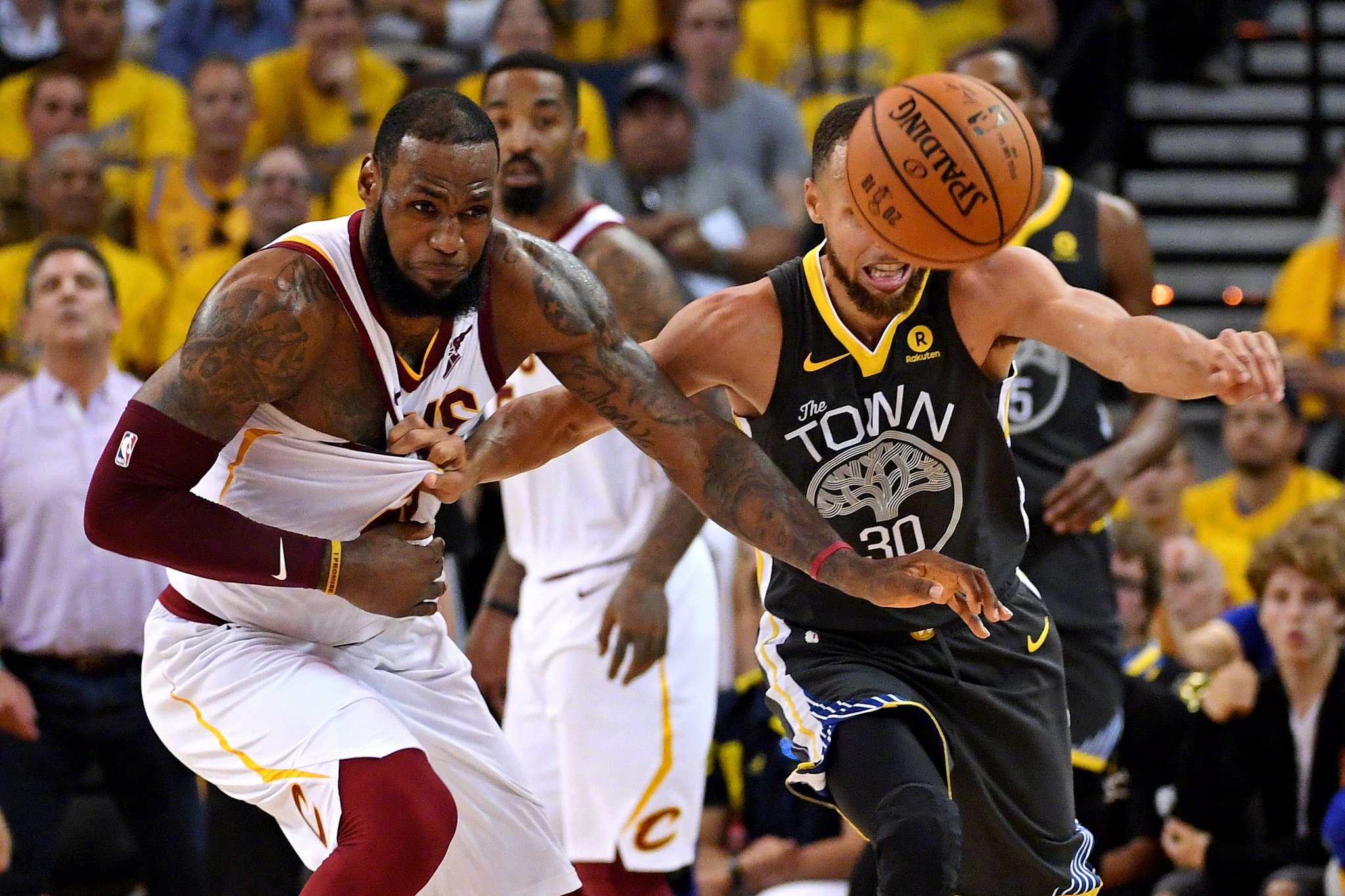 骑士中锋敬献助降比分劣势无法翻盘 骑士中锋敬献助降比分劣势无法翻盘