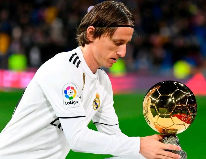 皇马新援曝光，捧起皇马十年王朝(皇马新援曝光,捧起皇马十年王朝是真的吗)